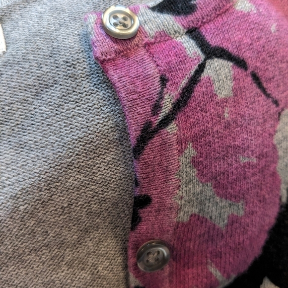 ♥️Croft & Barrow Cardigan Sweater Size M • Floral Splash • - Picture 4 of 11